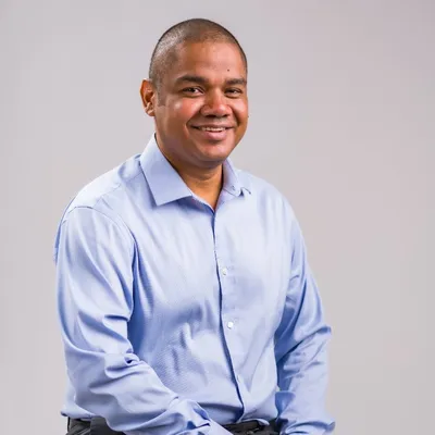 Retrato de Eduardo Gonzalez, CEO de GIGA IT